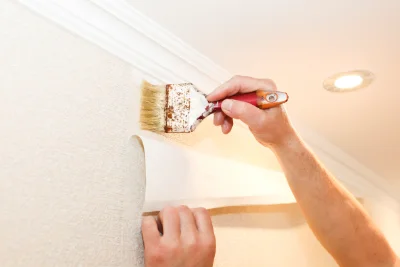 Pose de papier peint à Thézac — revêtements muraux et toiles de verre